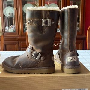Ugg Kensington youth boot size 1. Brown